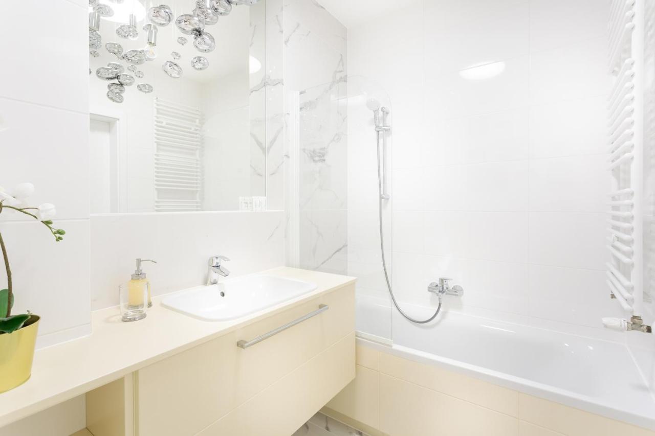 H2 Apartment- Gasiorowskich 4 - Parking Podziemny - Self Check In 24H - Mtp Targi - Pkp - Sklep Netto W Budynku พอซนาน ภายนอก รูปภาพ
